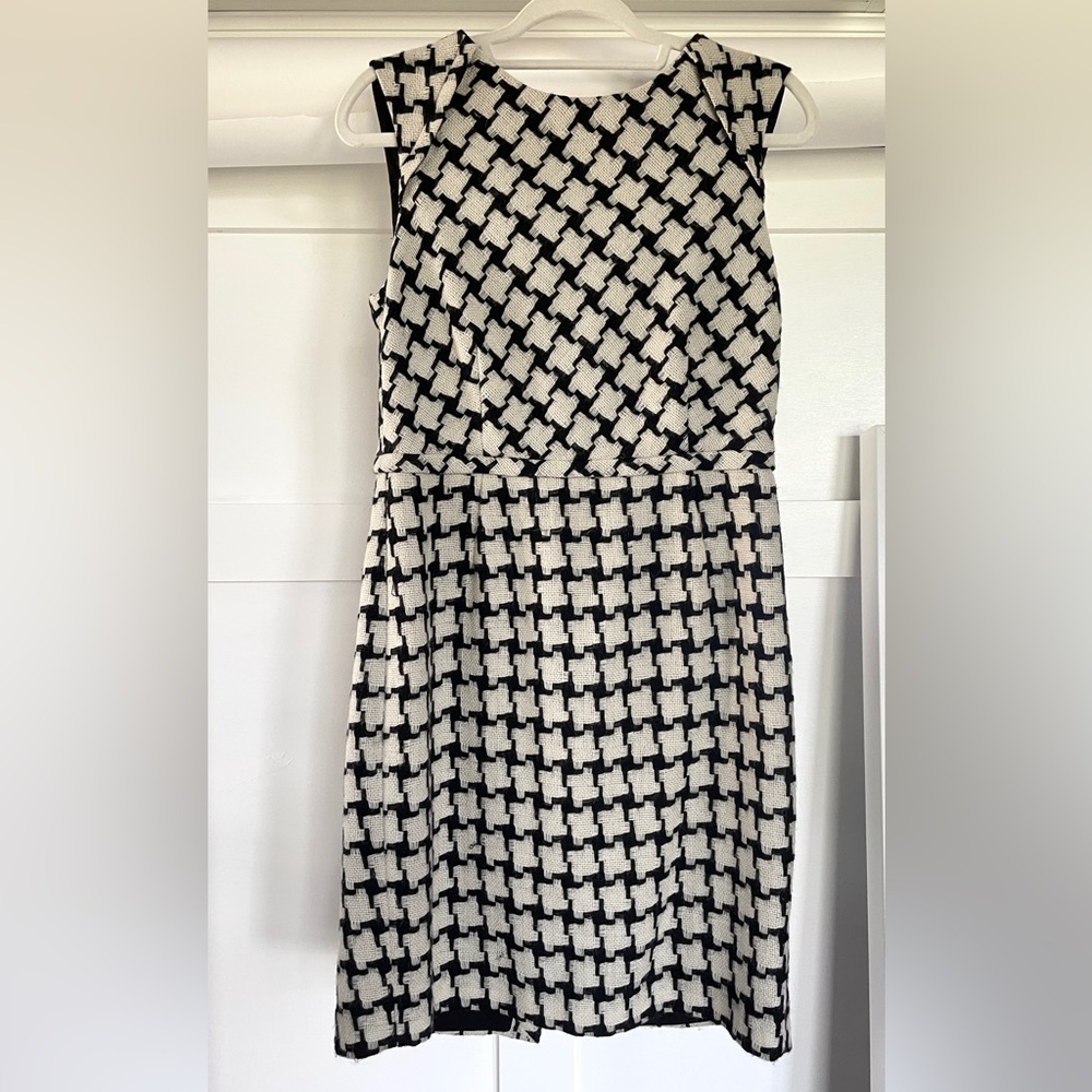 HOBBS LONDON //black and cream wool houndstooth dress sheath fitted lined size 8